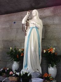 Primeros milagros en Lourdes-Marchando Religión